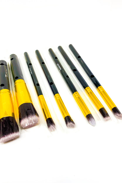 Makeup - Everything Beat 8 - 10 Piece Makeup Brush Set