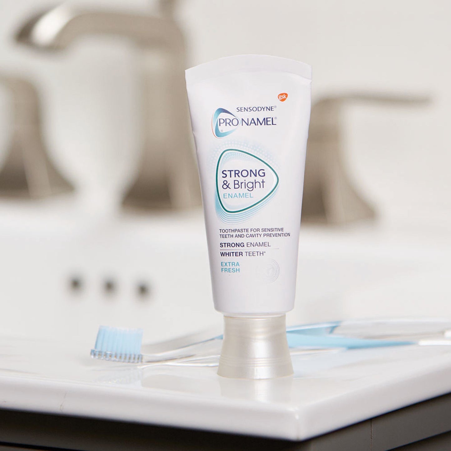 Strong and Bright Enamel Sensitive Toothpaste